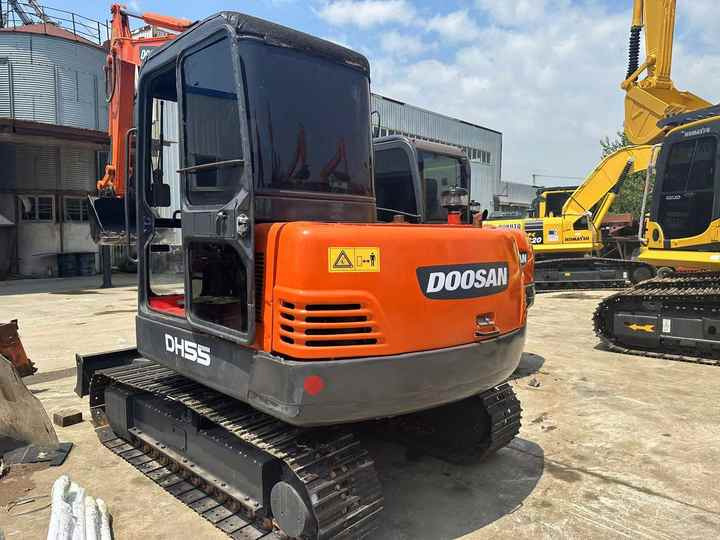 Low Shipping Used Excavator Doosan DH55 Good Condition with Low Hours - حفّار: صورة 3 Low Shipping Used Excavator Doosan DH55 Good Condition with Low Hours - حفّار: صورة 3