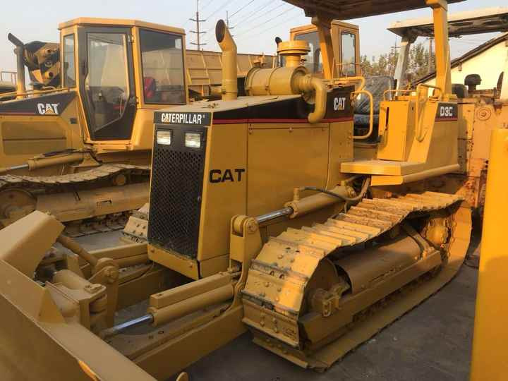 Mini CAT Bulldozer D3c D3 D3k D3m D4h D4m D4k D5h D5g D5k D5m Used Bulldozer with Ripper for Sale - بلدوزر: صورة 4 Mini CAT Bulldozer D3c D3 D3k D3m D4h D4m D4k D5h D5g D5k D5m Used Bulldozer with Ripper for Sale - بلدوزر: صورة 4