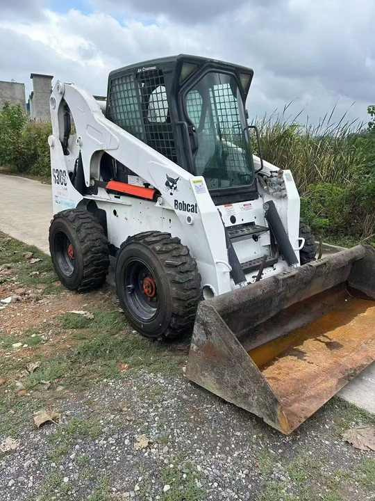 USED BOBCAT S300 Skid-steer Loader with Very Good Performance Is for Sale at a Low Price. S160/s185/s220/330 in Stock - شيول صغير: صورة 2 USED BOBCAT S300 Skid-steer Loader with Very Good Performance Is for Sale at a Low Price. S160/s185/s220/330 in Stock - شيول صغير: صورة 2