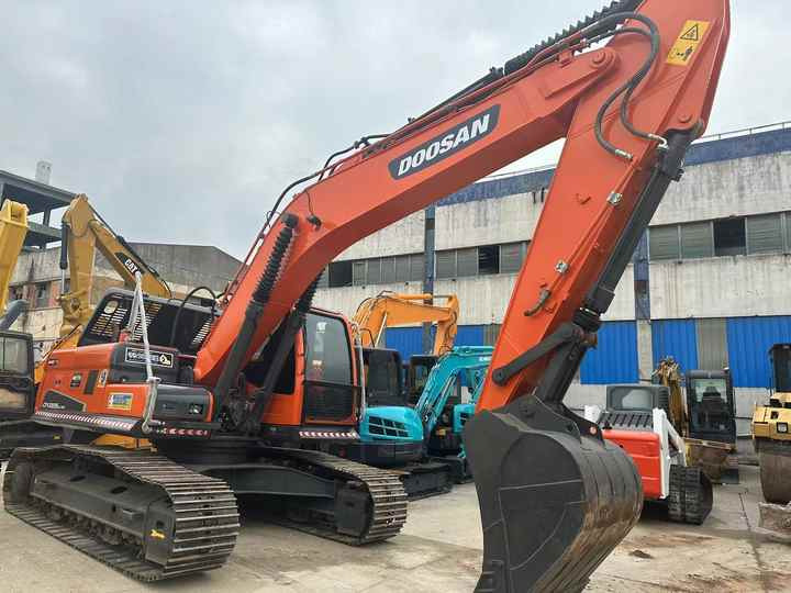 Used Excavator Doosan DX225LC-9 Excavators Mini Equipment Earth Moving Machinery Doosan Digger Excavator for Sale - حفار زاحف: صورة 2 Used Excavator Doosan DX225LC-9 Excavators Mini Equipment Earth Moving Machinery Doosan Digger Excavator for Sale - حفار زاحف: صورة 2