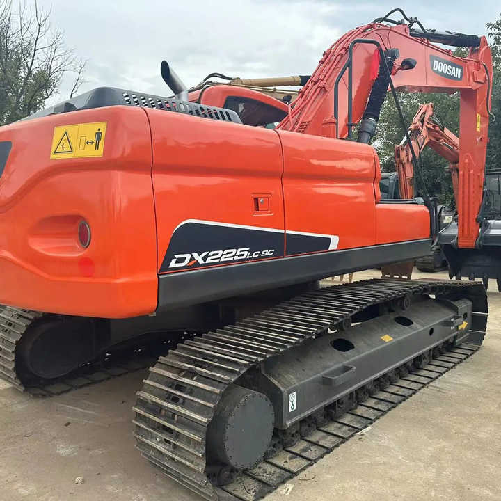 Used Excavator Doosan DX225LC-9 Excavators Mini Equipment Earth Moving Machinery Doosan Digger Excavator for Sale - حفار زاحف: صورة 1 Used Excavator Doosan DX225LC-9 Excavators Mini Equipment Earth Moving Machinery Doosan Digger Excavator for Sale - حفار زاحف: صورة 1