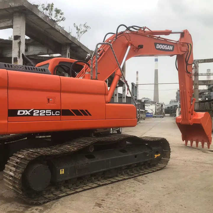 Used Excavator Doosan DX225LC Excavators Mini Equipment Earth Moving Machinery Doosan Digger Excavator for Sale - حفار زاحف: صورة 1 Used Excavator Doosan DX225LC Excavators Mini Equipment Earth Moving Machinery Doosan Digger Excavator for Sale - حفار زاحف: صورة 1