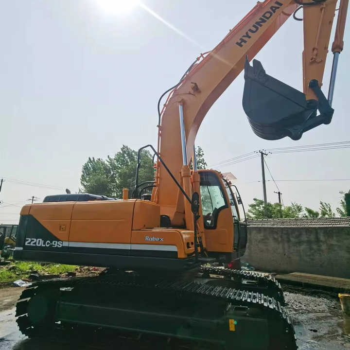 Used HYUNDAI R220-9S New Model Excavator Second Hand Machine Popular Brand Korean hyundai Hydraulic Machinery - حفار زاحف: صورة 1 Used HYUNDAI R220-9S New Model Excavator Second Hand Machine Popular Brand Korean hyundai Hydraulic Machinery - حفار زاحف: صورة 1