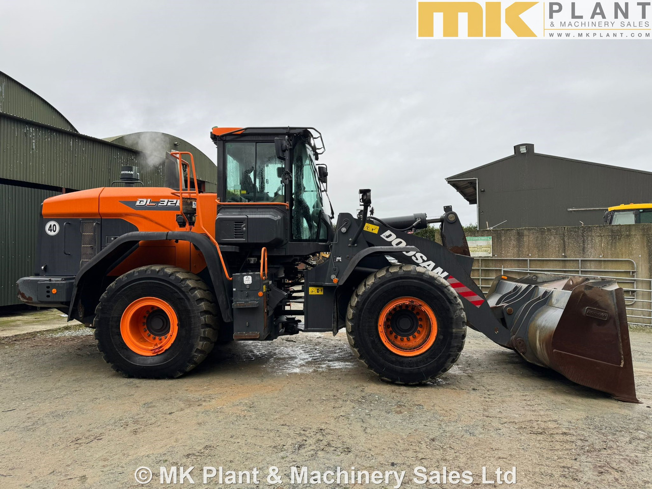 DOOSAN DL320-7 - اللودر بعجل: صورة 4 DOOSAN DL320-7 - اللودر بعجل: صورة 4