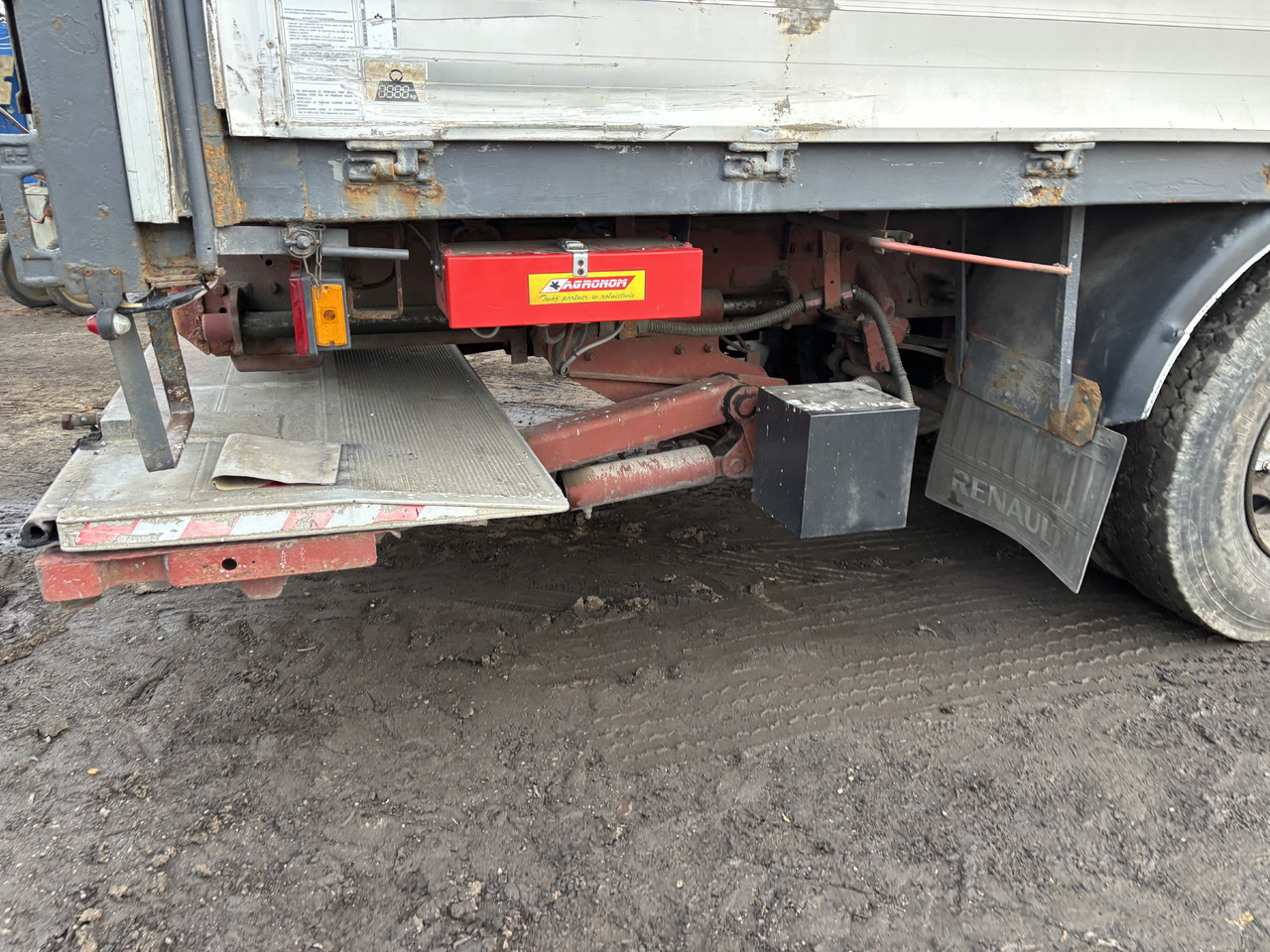 RENAULT Premium 260 - شاحنة ذات ستائر جانبية: صورة 3 RENAULT Premium 260 - شاحنة ذات ستائر جانبية: صورة 3