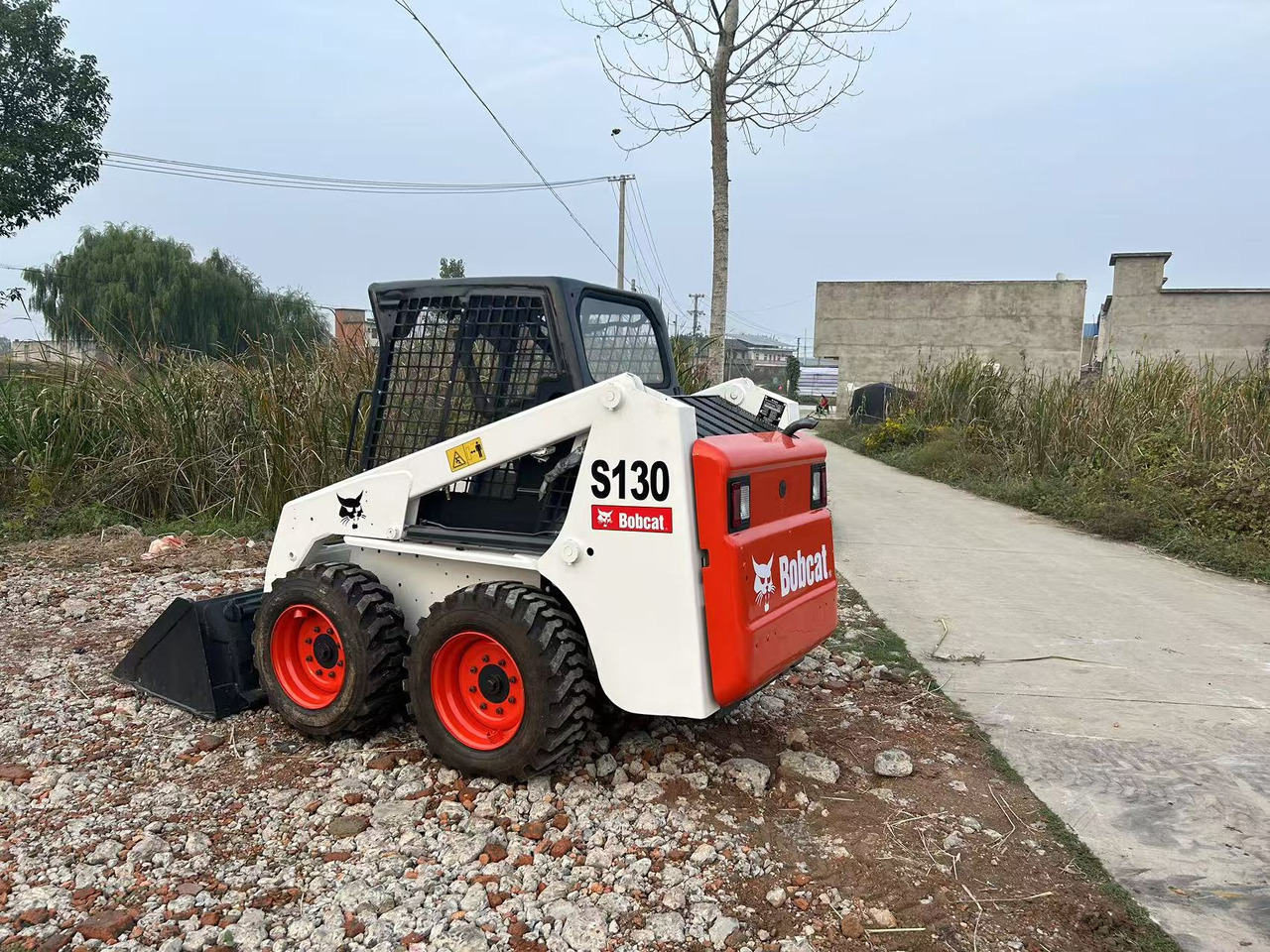 BOBCAT S130 - شيول صغير: صورة 4 BOBCAT S130 - شيول صغير: صورة 4