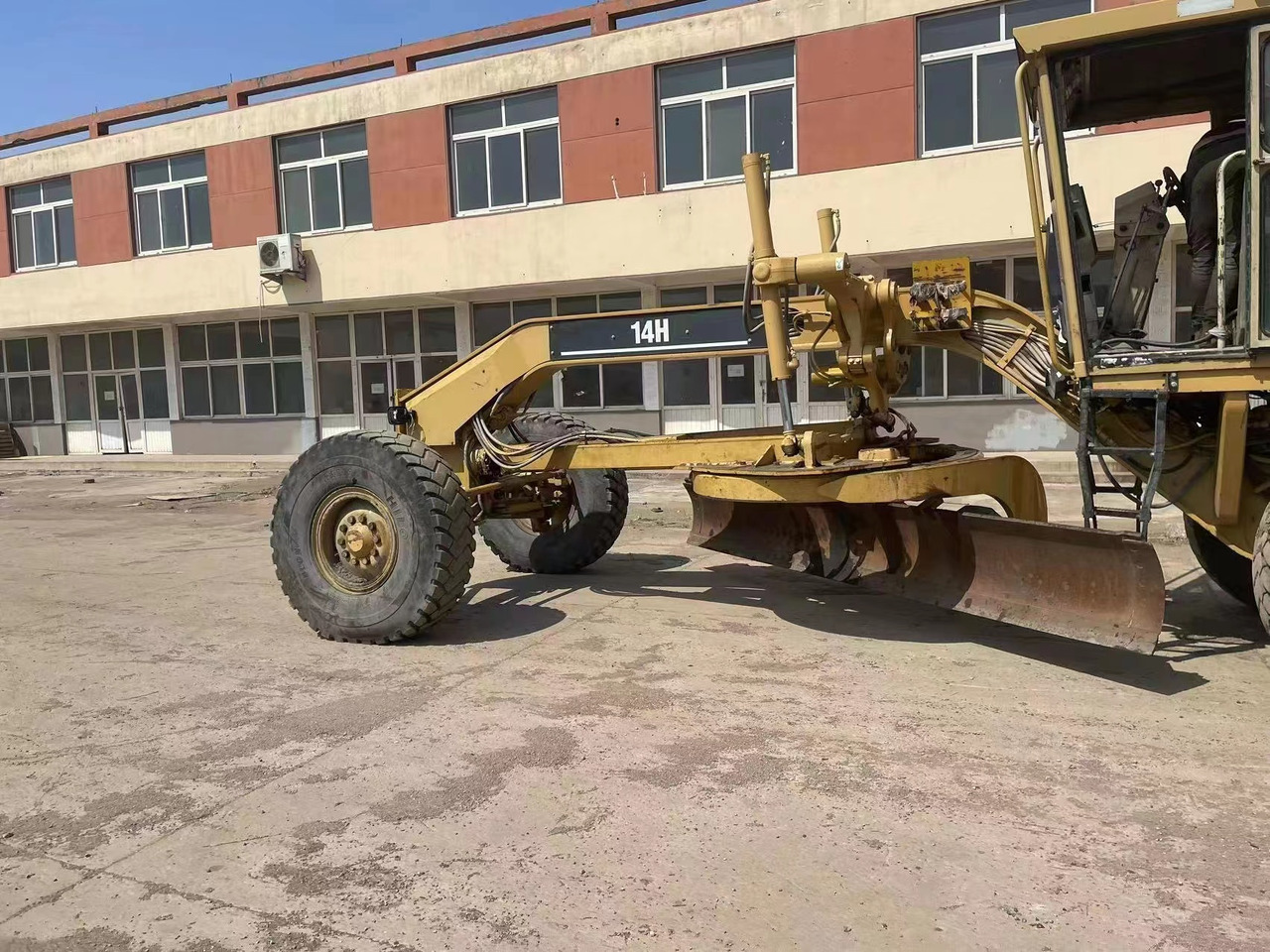 CATERPILLAR 14H - ماكينة تسوية: صورة 2 CATERPILLAR 14H - ماكينة تسوية: صورة 2