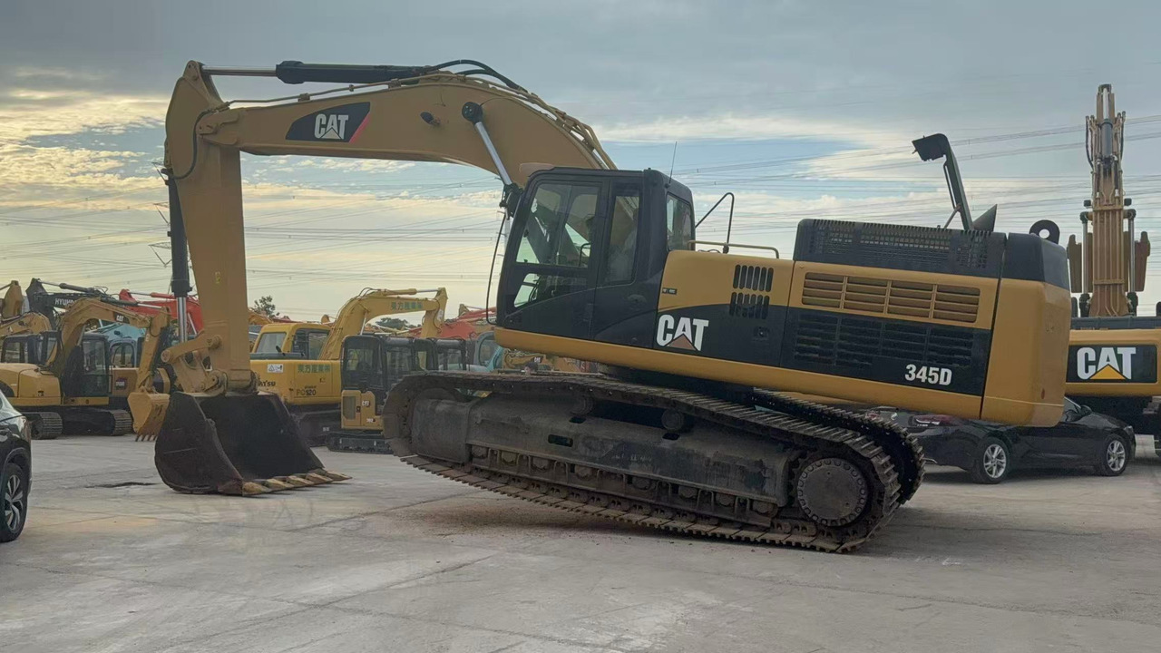 CATERPILLAR 345D - حفار زاحف: صورة 1 CATERPILLAR 345D - حفار زاحف: صورة 1