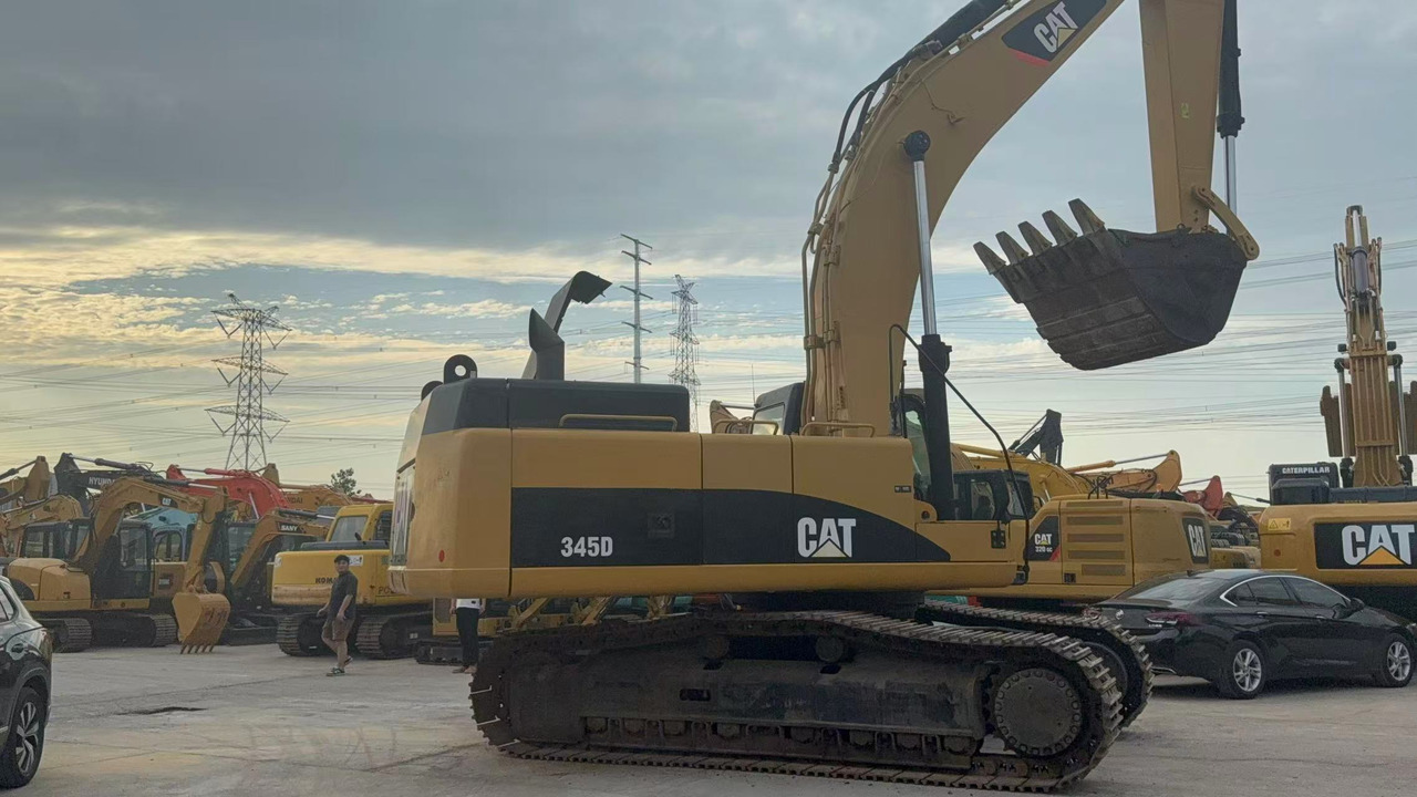CATERPILLAR 345D - حفار زاحف: صورة 4 CATERPILLAR 345D - حفار زاحف: صورة 4