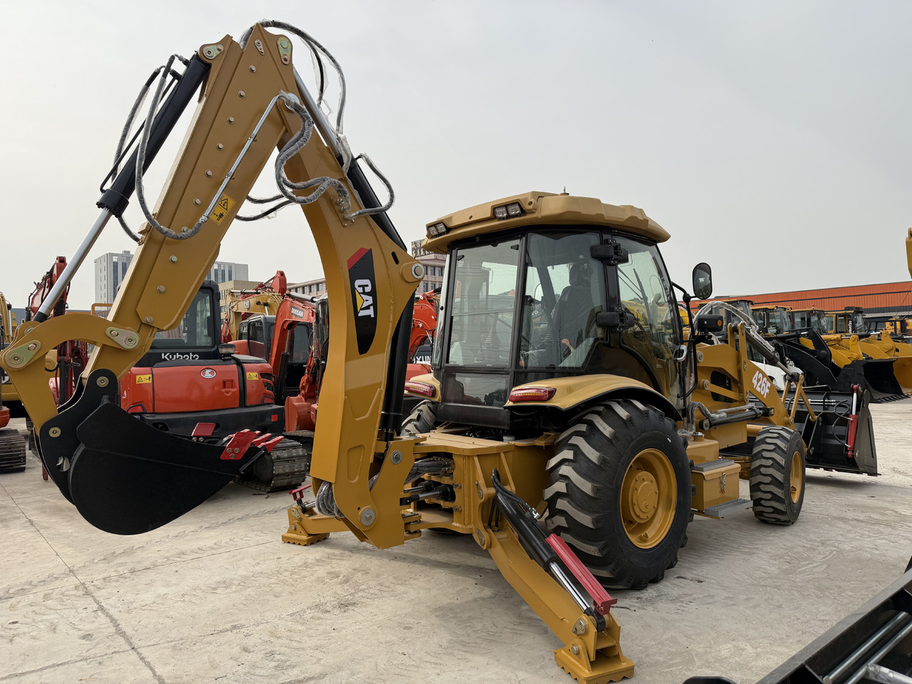 CATERPILLAR 426F - لودر ذو محراث خلفي/ باكهو: صورة 4 CATERPILLAR 426F - لودر ذو محراث خلفي/ باكهو: صورة 4