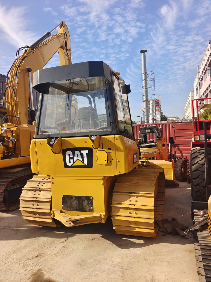 CATERPILLAR D3K - بلدوزر: صورة 3 CATERPILLAR D3K - بلدوزر: صورة 3