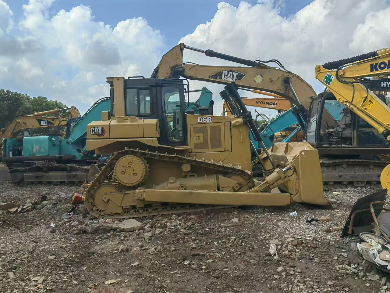 CATERPILLAR D6R - بلدوزر: صورة 1 CATERPILLAR D6R - بلدوزر: صورة 1