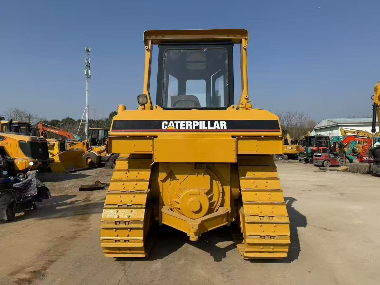 CATERPILLAR D6R - بلدوزر: صورة 4 CATERPILLAR D6R - بلدوزر: صورة 4