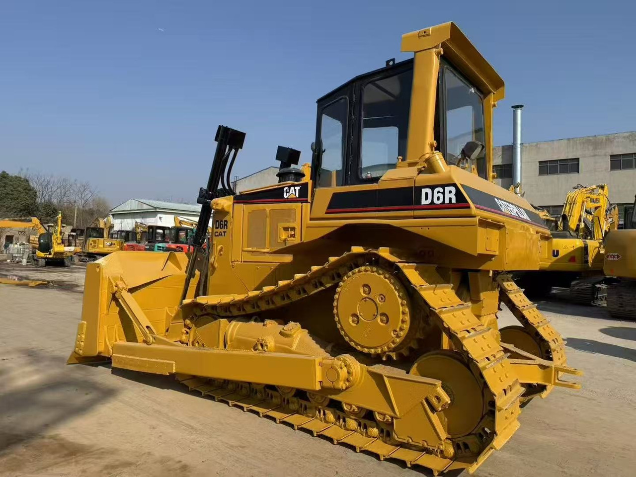 CATERPILLAR D6R - بلدوزر: صورة 2 CATERPILLAR D6R - بلدوزر: صورة 2