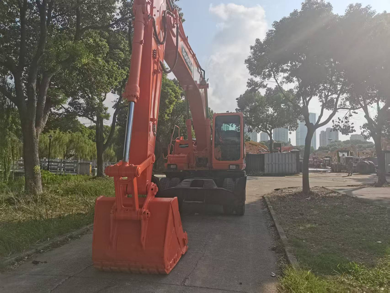 DOOSAN DH210W-9C - حفار ذو عجلات: صورة 1 DOOSAN DH210W-9C - حفار ذو عجلات: صورة 1