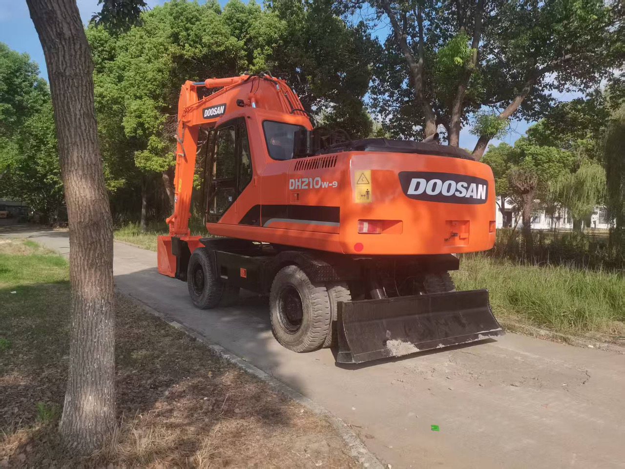DOOSAN DH210W-9C - حفار ذو عجلات: صورة 3 DOOSAN DH210W-9C - حفار ذو عجلات: صورة 3