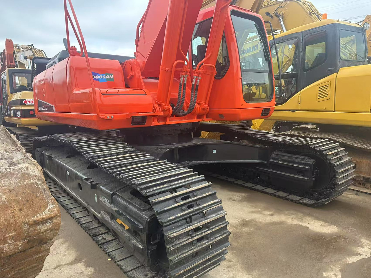 DOOSAN DX420LC-9C - حفار زاحف: صورة 3 DOOSAN DX420LC-9C - حفار زاحف: صورة 3