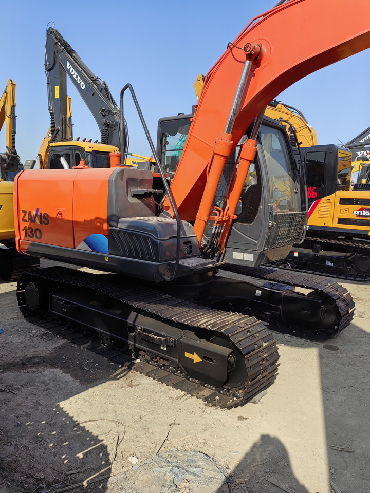 HITACHI ZX130 - حفار زاحف: صورة 1 HITACHI ZX130 - حفار زاحف: صورة 1