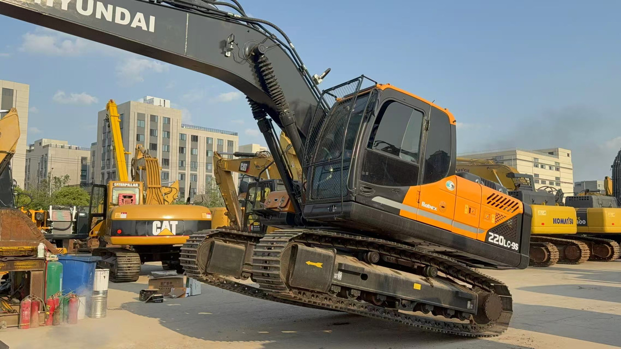 HYUNDAI R220LC-9S - حفار زاحف: صورة 1 HYUNDAI R220LC-9S - حفار زاحف: صورة 1