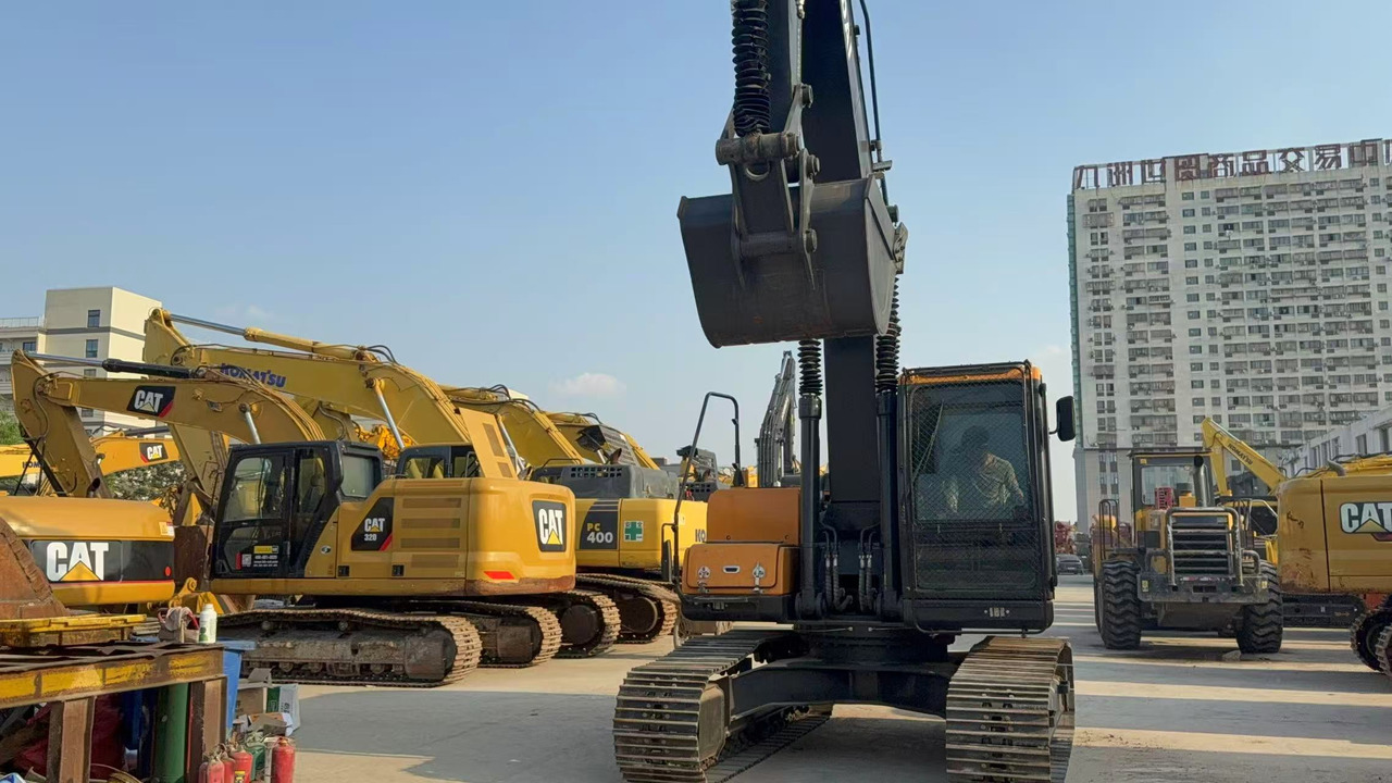 HYUNDAI R220LC-9S - حفار زاحف: صورة 3 HYUNDAI R220LC-9S - حفار زاحف: صورة 3