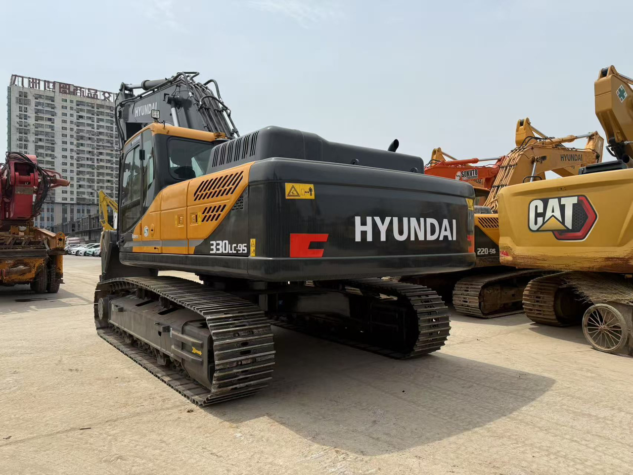 HYUNDAI R330LC-9S - حفار زاحف: صورة 4 HYUNDAI R330LC-9S - حفار زاحف: صورة 4