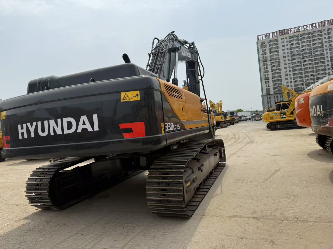 HYUNDAI R330LC-9S - حفار زاحف: صورة 3 HYUNDAI R330LC-9S - حفار زاحف: صورة 3