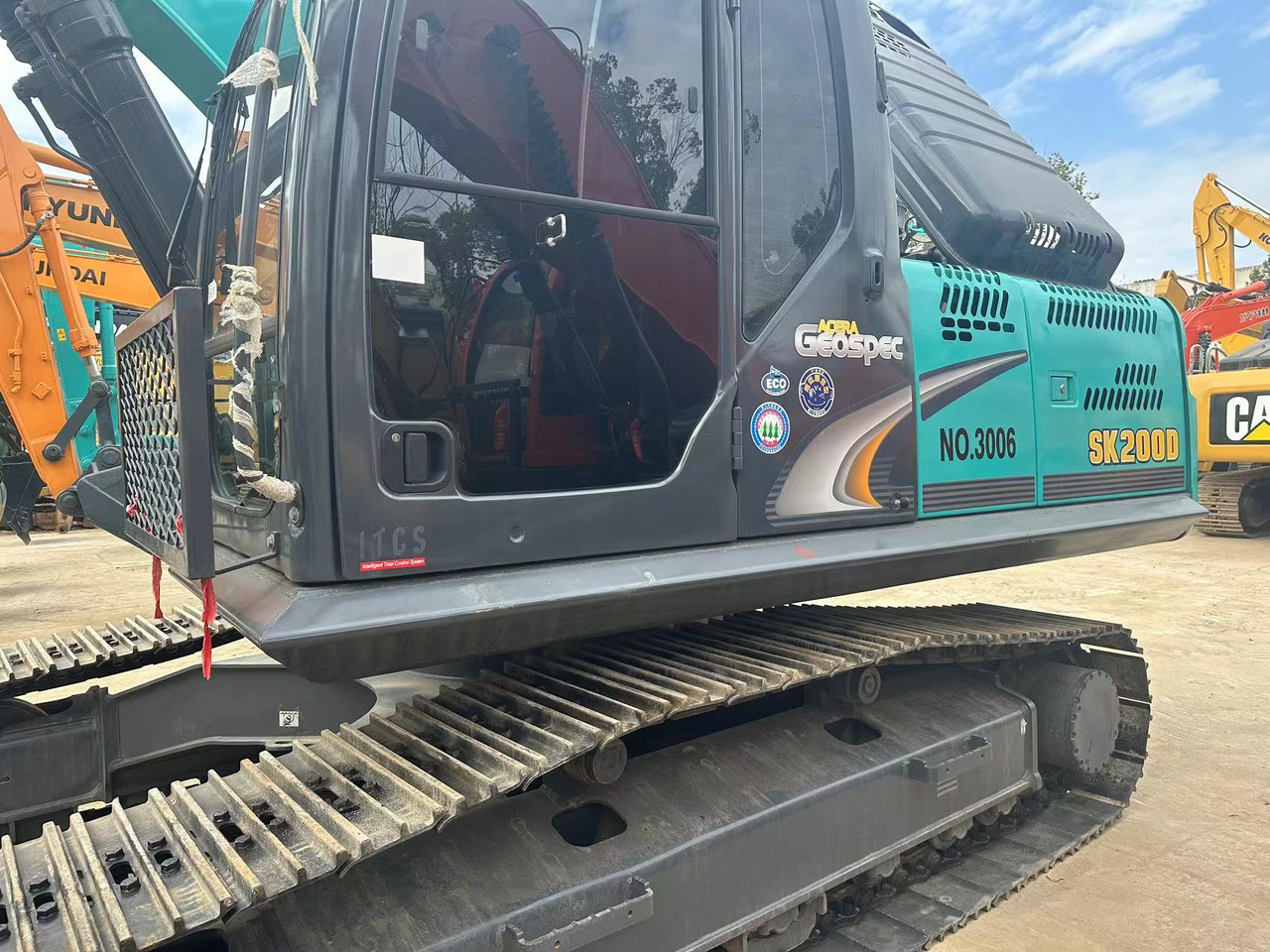 KOBELCO SK200D - حفار صغير: صورة 4 KOBELCO SK200D - حفار صغير: صورة 4