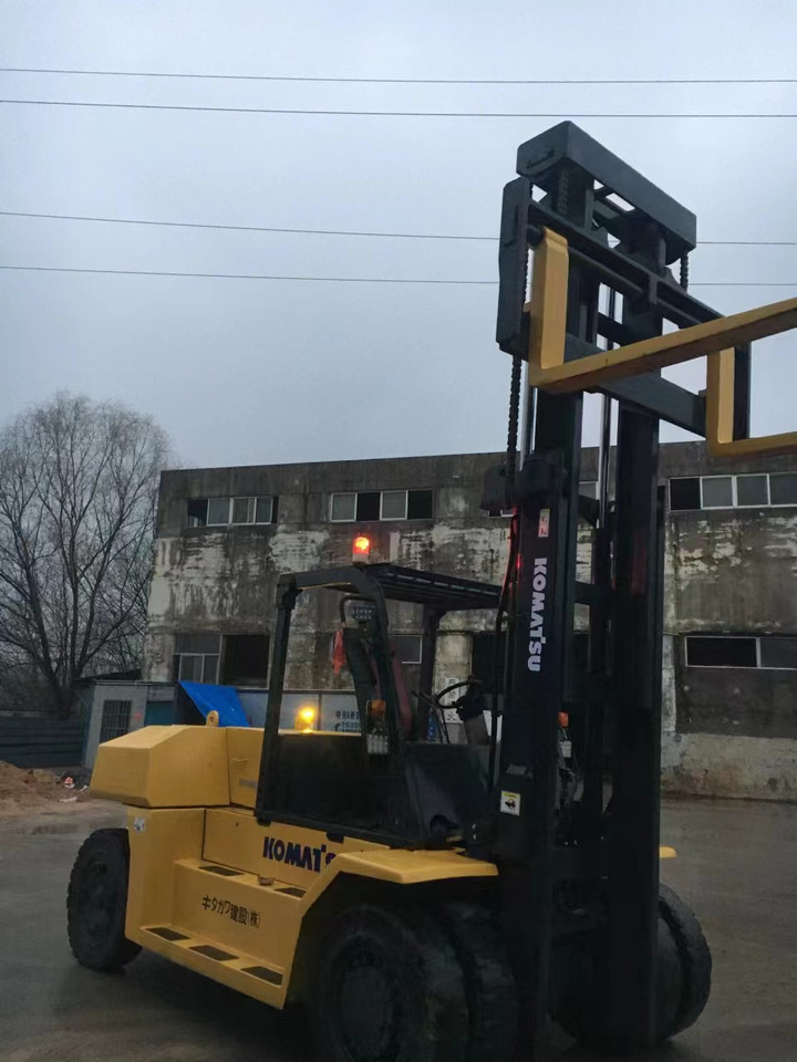 KOMATSU 15-ton - رافعة شوكية ديزل: صورة 3 KOMATSU 15-ton - رافعة شوكية ديزل: صورة 3