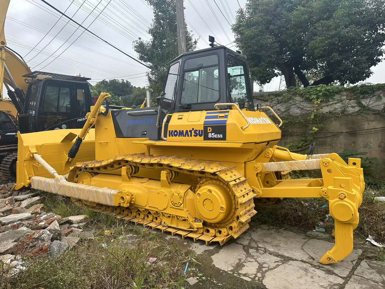 KOMATSU D85ESS - بلدوزر: صورة 4 KOMATSU D85ESS - بلدوزر: صورة 4