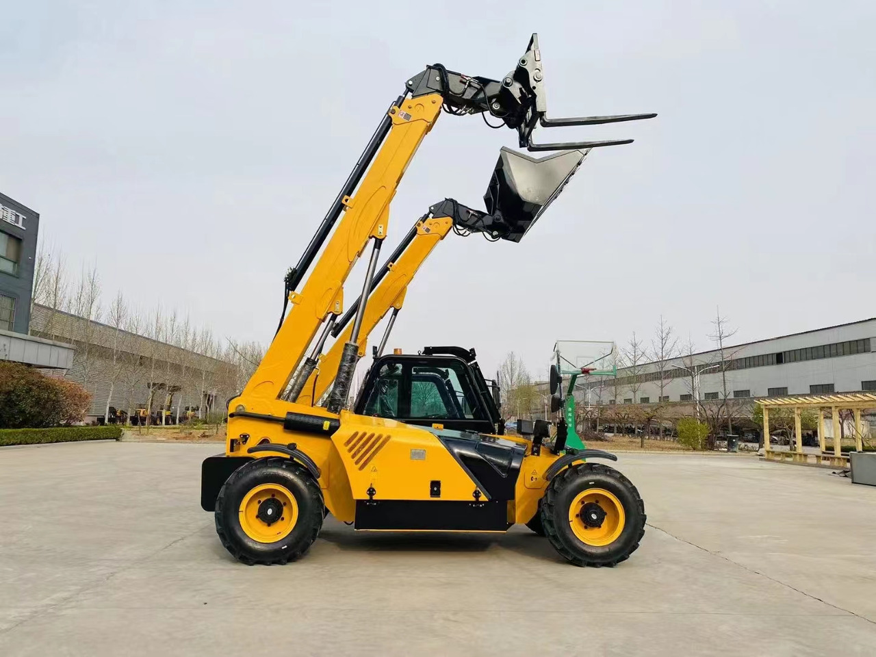 KOMATSU Longer boom - رافعة شوكية ديزل: صورة 2 KOMATSU Longer boom - رافعة شوكية ديزل: صورة 2