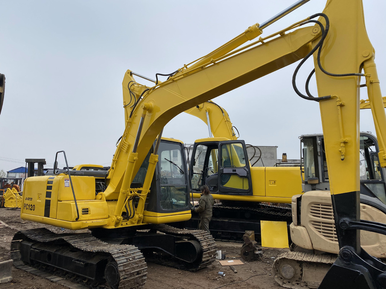 KOMATSU PC120-6 - حفار زاحف: صورة 1 KOMATSU PC120-6 - حفار زاحف: صورة 1
