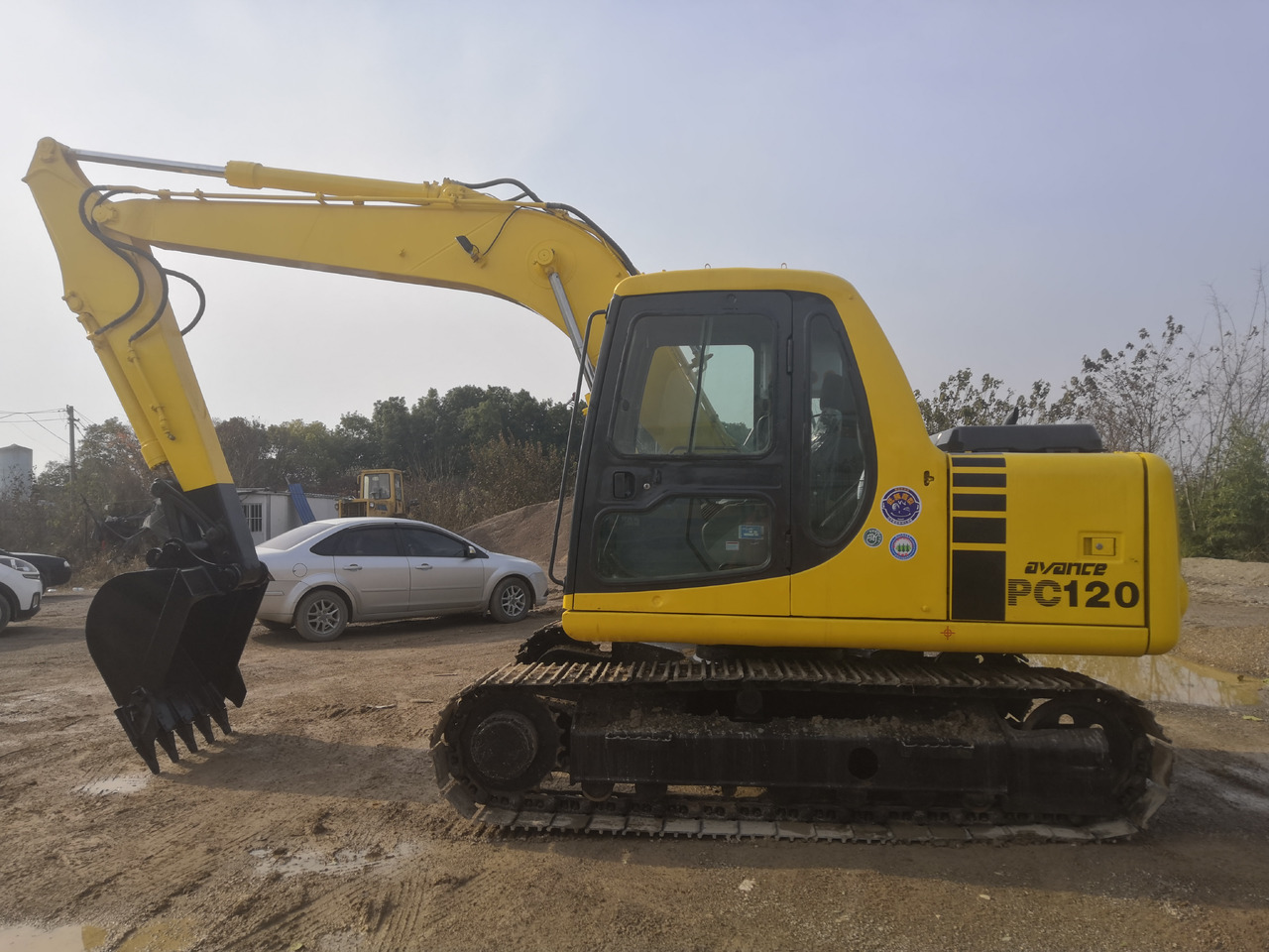 KOMATSU PC120-6 - حفار زاحف: صورة 4 KOMATSU PC120-6 - حفار زاحف: صورة 4