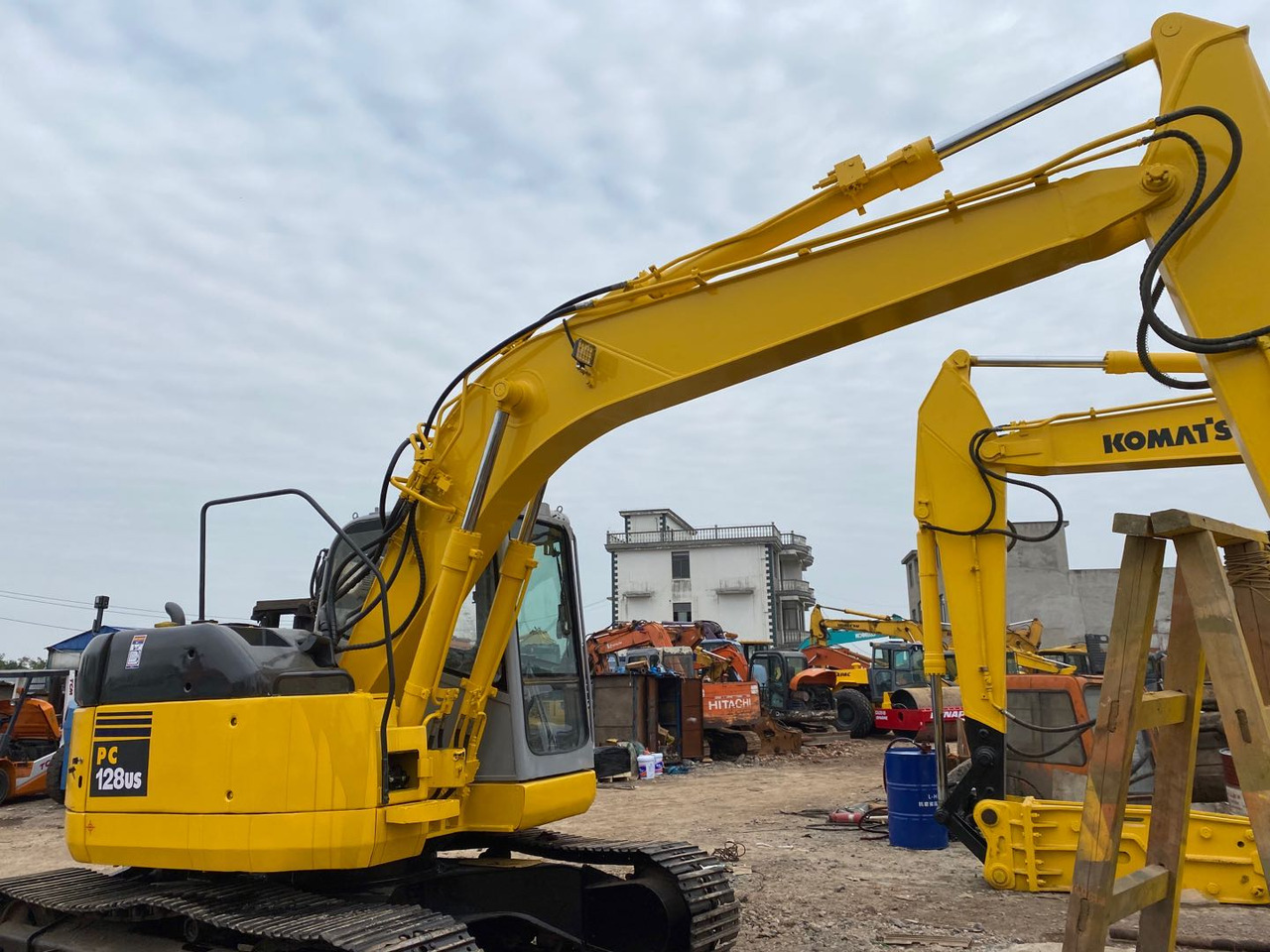 KOMATSU PC128US - حفار زاحف: صورة 5 KOMATSU PC128US - حفار زاحف: صورة 5