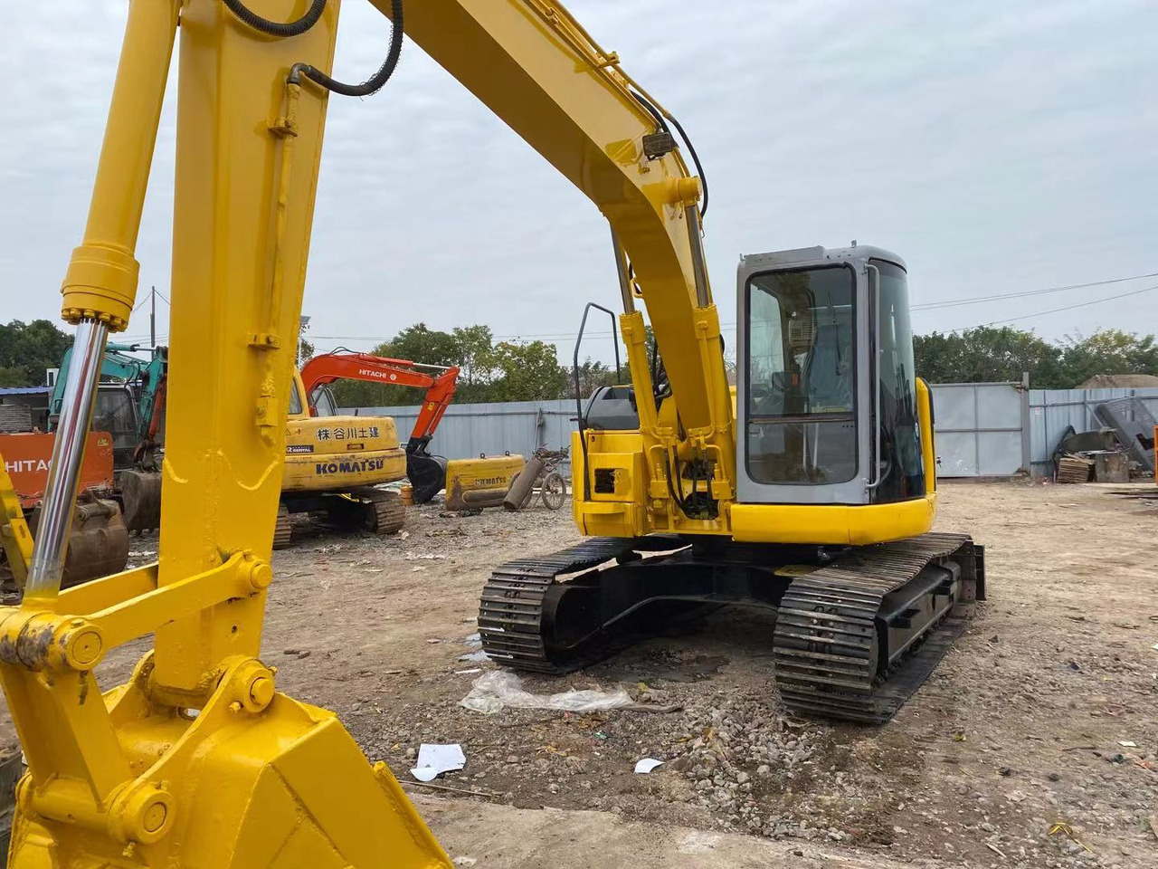 KOMATSU PC128US - حفار زاحف: صورة 1 KOMATSU PC128US - حفار زاحف: صورة 1