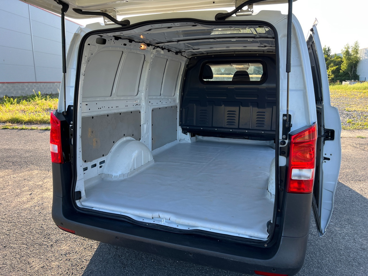 فان MERCEDES-BENZ VITO 109 Fourgon 1.6 BlueTEC Long Utilitaire: صورة 35