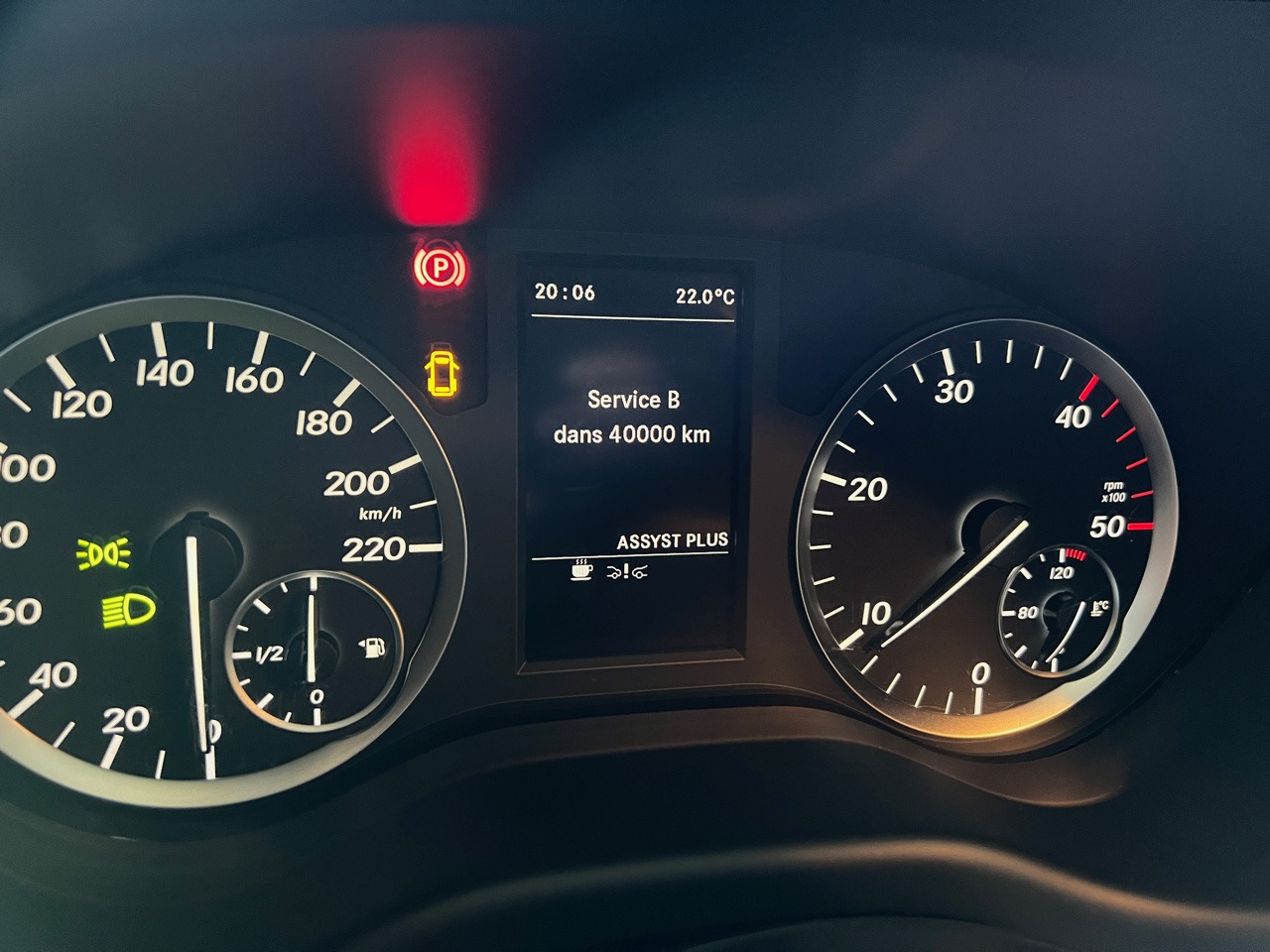 فان MERCEDES-BENZ VITO 109 Fourgon 1.6 BlueTEC Long Utilitaire: صورة 16