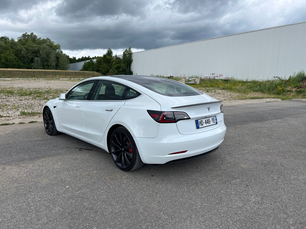 TESLA Model 3 Performance Dual Motor FSD 3 Autopilot - سيدان: صورة 5 TESLA Model 3 Performance Dual Motor FSD 3 Autopilot - سيدان: صورة 5
