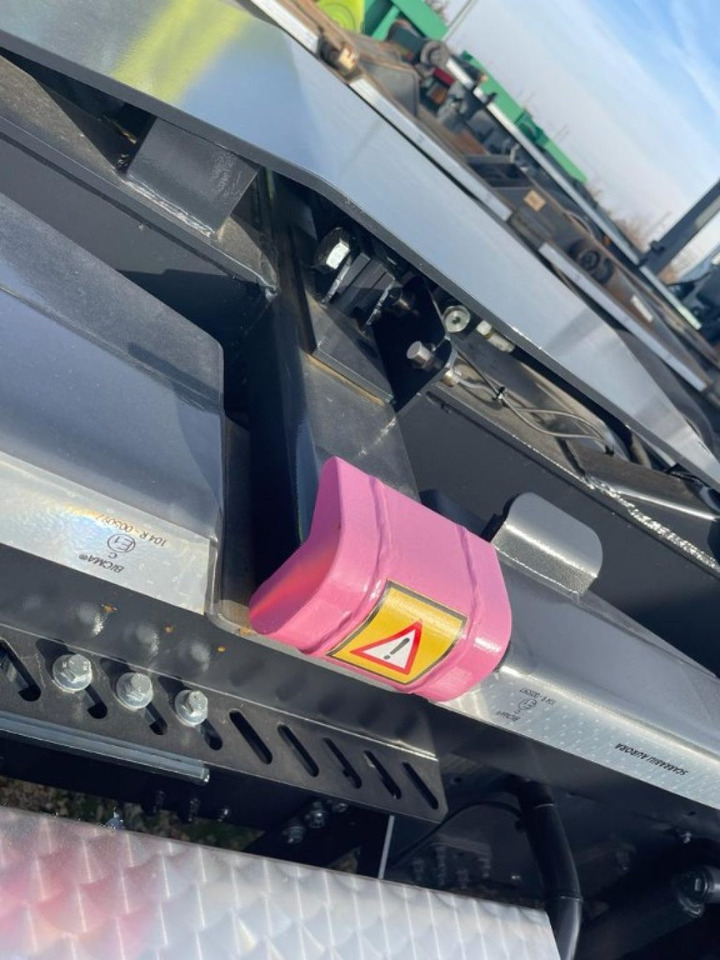 BLOCCAGGIO POSTERIORE ESTERNO - هيكل السيارة الخارجية - شاحنة: صورة 4 BLOCCAGGIO POSTERIORE ESTERNO - هيكل السيارة الخارجية - شاحنة: صورة 4