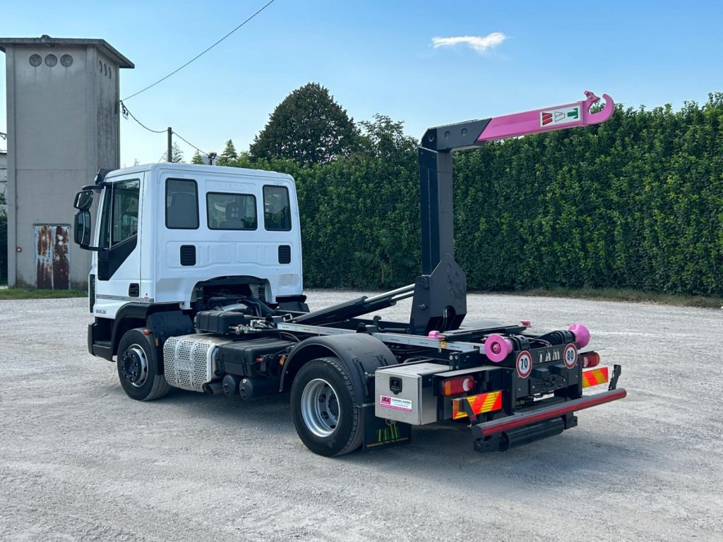 IVECO 120EL22 CON SCARRABILE NUOVO - شاحنة برافعة خطافية: صورة 3 IVECO 120EL22 CON SCARRABILE NUOVO - شاحنة برافعة خطافية: صورة 3