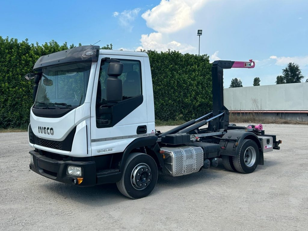 IVECO 120EL22 CON SCARRABILE NUOVO - شاحنة برافعة خطافية: صورة 1 IVECO 120EL22 CON SCARRABILE NUOVO - شاحنة برافعة خطافية: صورة 1