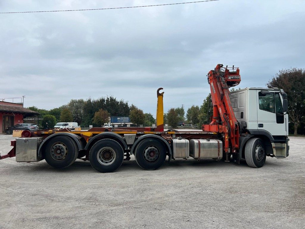 IVECO 260E43 EUROTECH USATO SCARRABILE CON GRU - شاحنة برافعة خطافية: صورة 4 IVECO 260E43 EUROTECH USATO SCARRABILE CON GRU - شاحنة برافعة خطافية: صورة 4