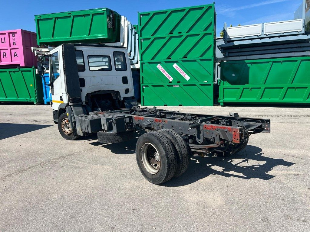 IVECO 80E15 A TELAIO - شاحنة بهيكل معدني للمقصورة: صورة 4 IVECO 80E15 A TELAIO - شاحنة بهيكل معدني للمقصورة: صورة 4