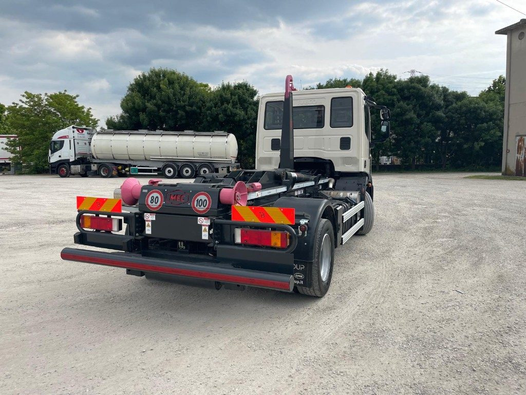 IVECO EUROCARGO 120E22 SCARRABILE - شاحنة برافعة خطافية: صورة 4 IVECO EUROCARGO 120E22 SCARRABILE - شاحنة برافعة خطافية: صورة 4