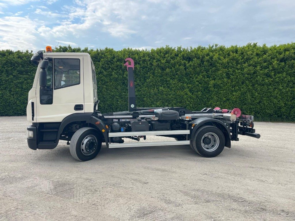 IVECO EUROCARGO 120E22 SCARRABILE - شاحنة برافعة خطافية: صورة 2 IVECO EUROCARGO 120E22 SCARRABILE - شاحنة برافعة خطافية: صورة 2