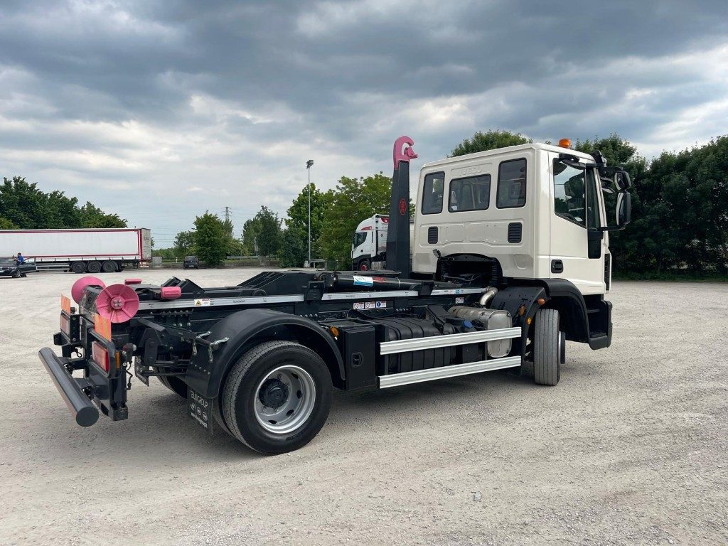 IVECO EUROCARGO 120E22 SCARRABILE - شاحنة برافعة خطافية: صورة 5 IVECO EUROCARGO 120E22 SCARRABILE - شاحنة برافعة خطافية: صورة 5