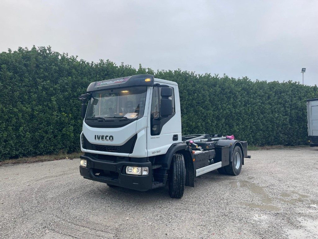 IVECO EUROCARGO 180K32 SCARRABILE NUOVO - شاحنة برافعة خطافية: صورة 1 IVECO EUROCARGO 180K32 SCARRABILE NUOVO - شاحنة برافعة خطافية: صورة 1