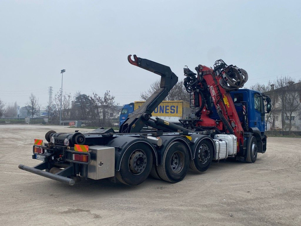 IVECO STRALIS 260.450 SCARRABILE CON GRU - شاحنة برافعة خطافية: صورة 5 IVECO STRALIS 260.450 SCARRABILE CON GRU - شاحنة برافعة خطافية: صورة 5