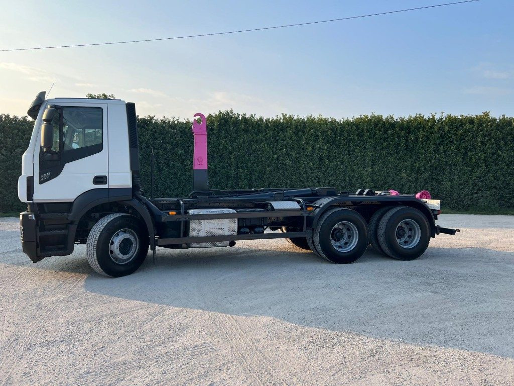 IVECO STRALIS 460 X-WAY USATO SCARRABILE 6X4 - شاحنة برافعة خطافية: صورة 3 IVECO STRALIS 460 X-WAY USATO SCARRABILE 6X4 - شاحنة برافعة خطافية: صورة 3