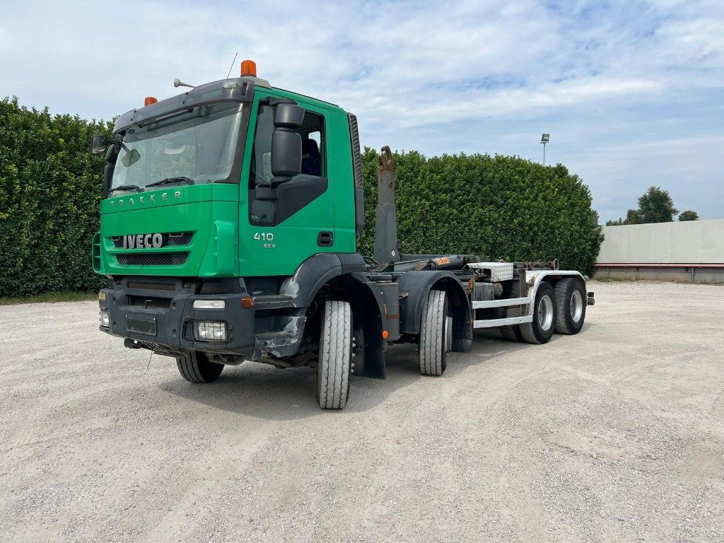 IVECO TRAKKER AD340T41 USATO SCARRABILE - شاحنة برافعة خطافية: صورة 1 IVECO TRAKKER AD340T41 USATO SCARRABILE - شاحنة برافعة خطافية: صورة 1