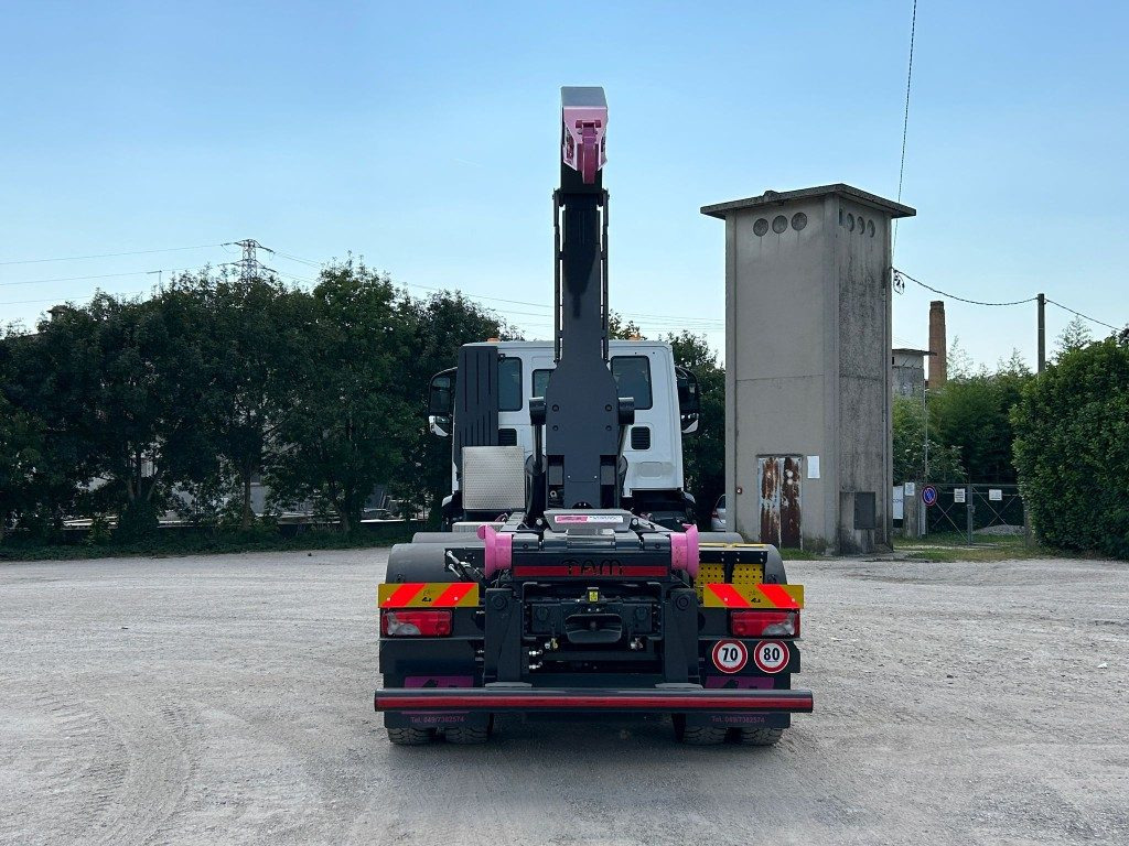 IVECO TRAKKER T-WAY AD380T NUOVO SCARRABILE - شاحنة برافعة خطافية: صورة 4 IVECO TRAKKER T-WAY AD380T NUOVO SCARRABILE - شاحنة برافعة خطافية: صورة 4